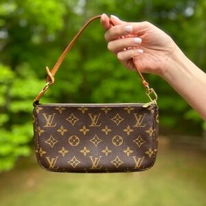 Louis Vuitton Pochette Accessories Monogram